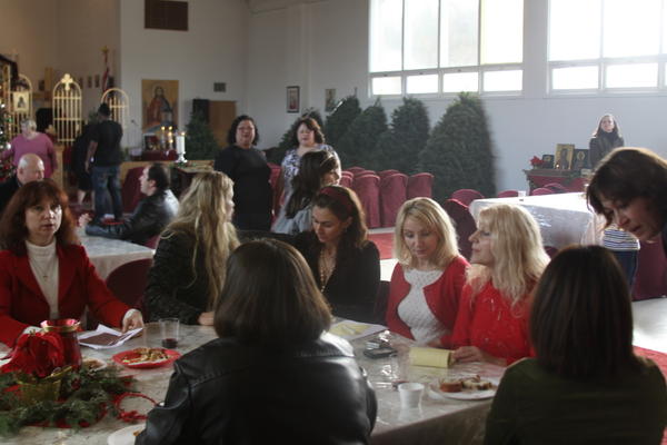 Impodobirea Sfintei Biserici cu braz,i Decembrie 2009 041