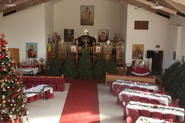 Impodobirea Sfintei Biserici cu braz,i Decembrie 2009 080